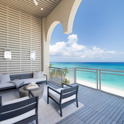 Club Se7en at Beachcomber