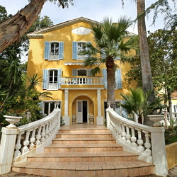 Property ServiceAzur