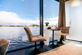 Lake Hotel Lehmonkärki - Haasi Mirror Houses