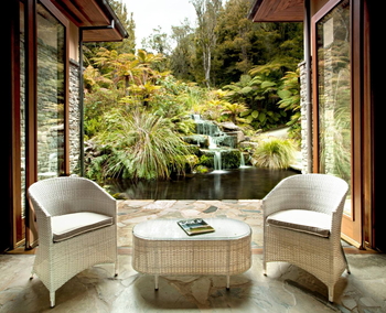 Treetops Lodge And Estate