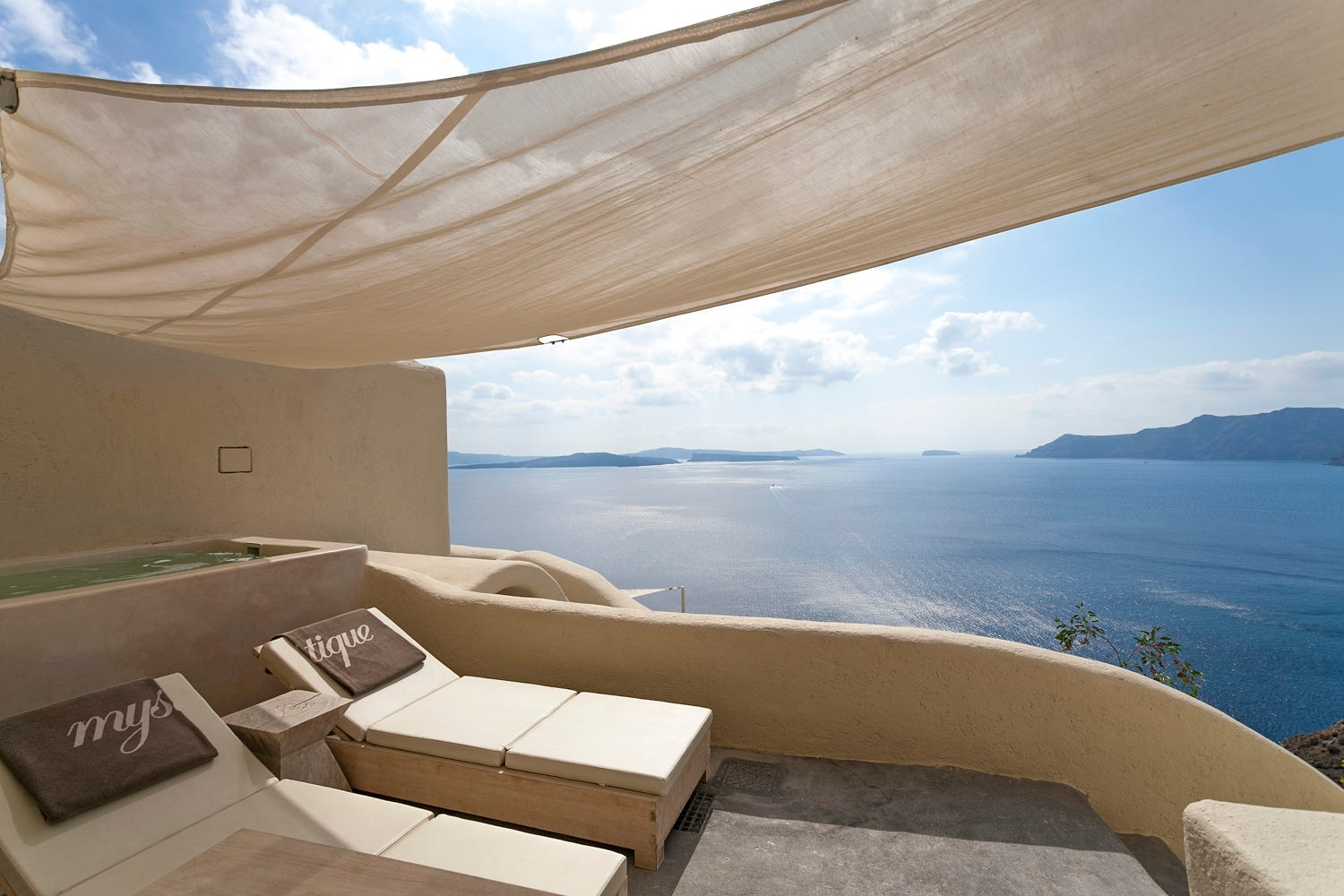 Mystique Santorini